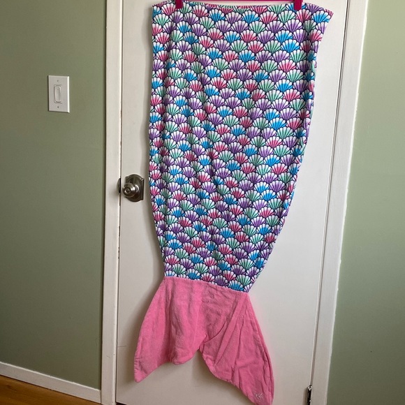 Justice mermaid tail beach towel - Picture 1 of 11